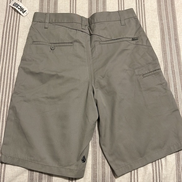Volcom shorts - Picture 4 of 6